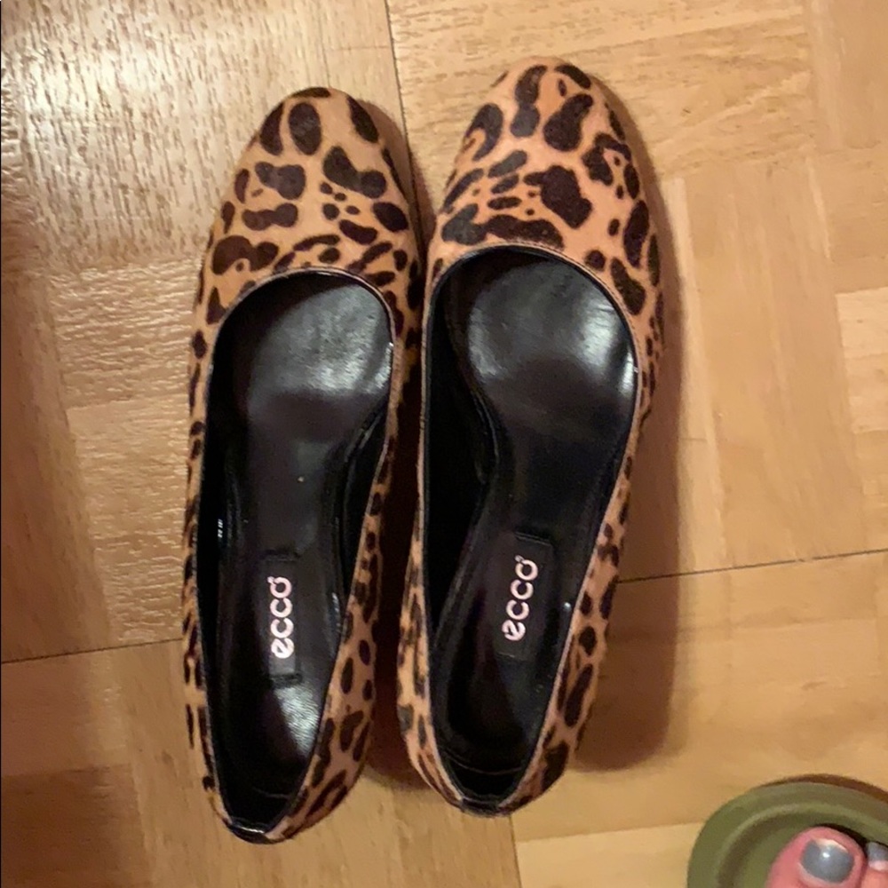 Leopard wedge pumps